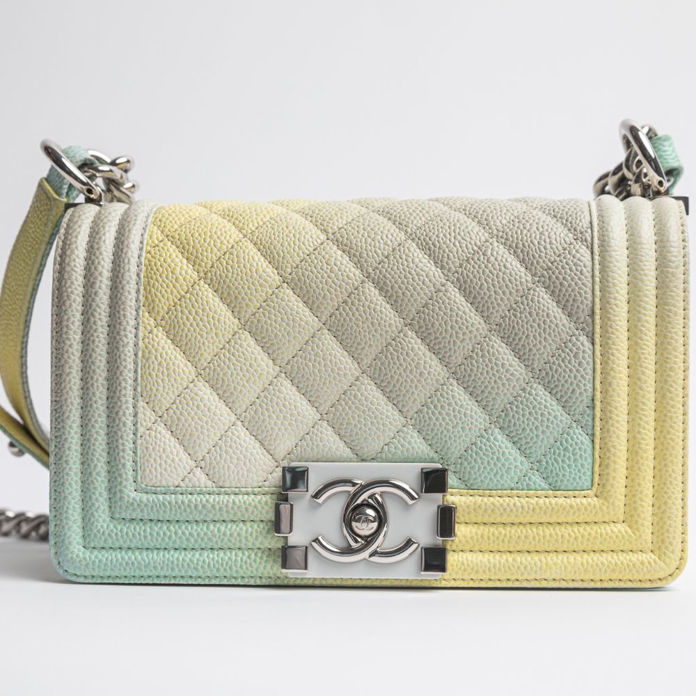 ❌❌sold❌❌CHANEL Rainbow Boy Flap